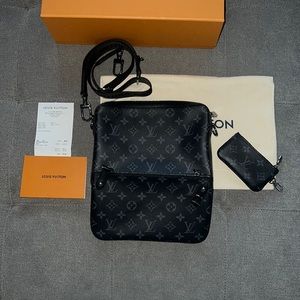 LOUIS VUITTON TRIO MESSENGER
